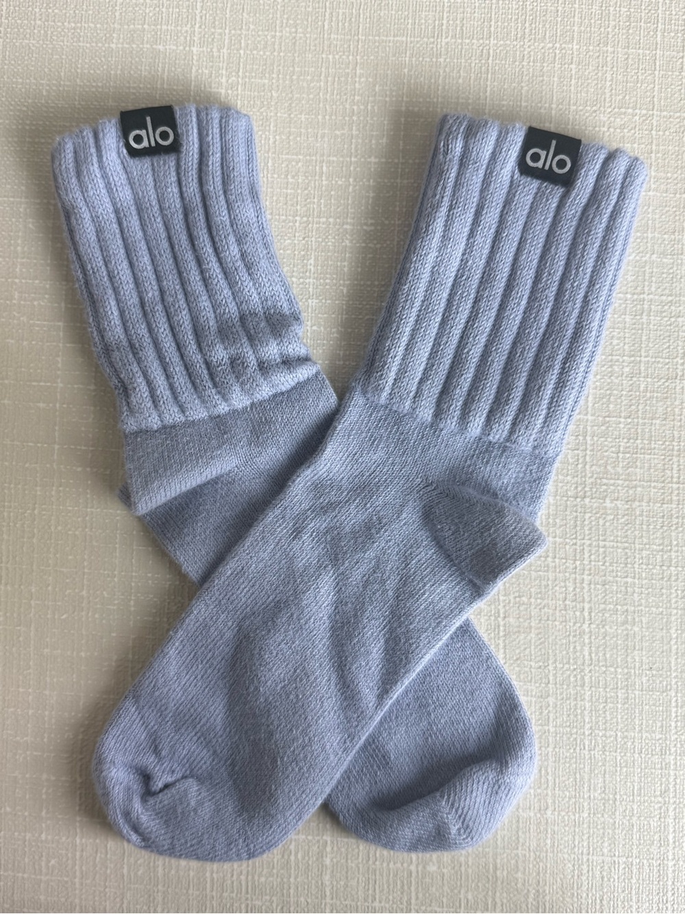 ALO Yoga Unisex Half-Crew Scrunch Sock - never worn